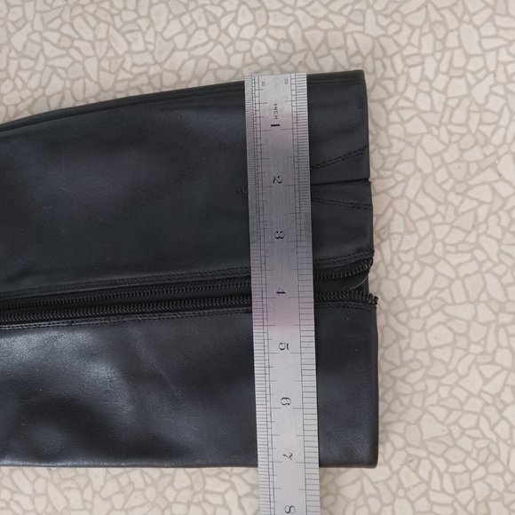 Clark's black leather boots size 5.5D UK 8US - Picture 4 of 7